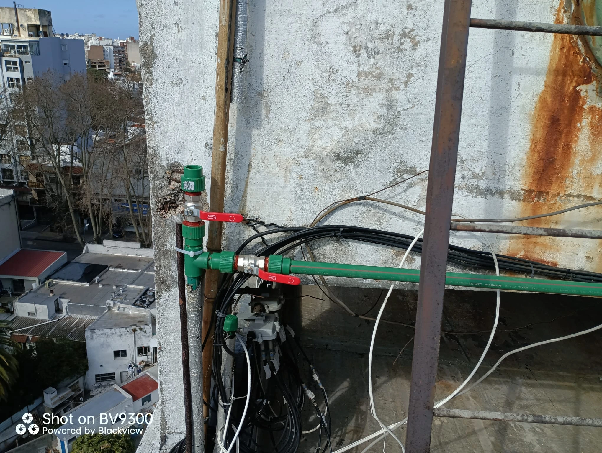 Válvulas instaladas en altura exterior